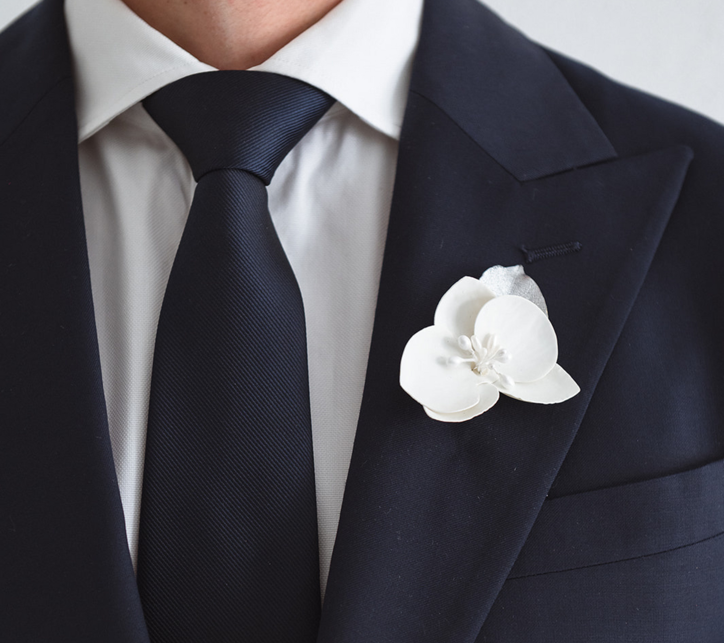 Boutonnier Orquidea Plata